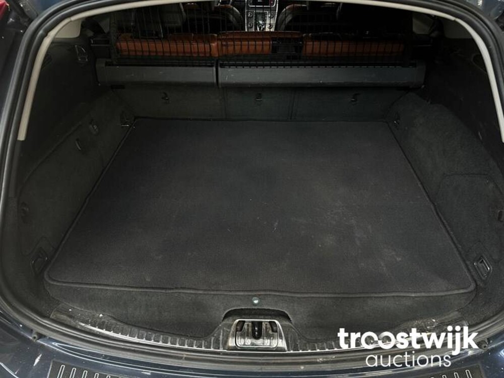 Volvo V60 2.4 D6 AWD Plug-In Hybrid Summum 299PS 2013, -Orig.NL-, 4-SXL-88