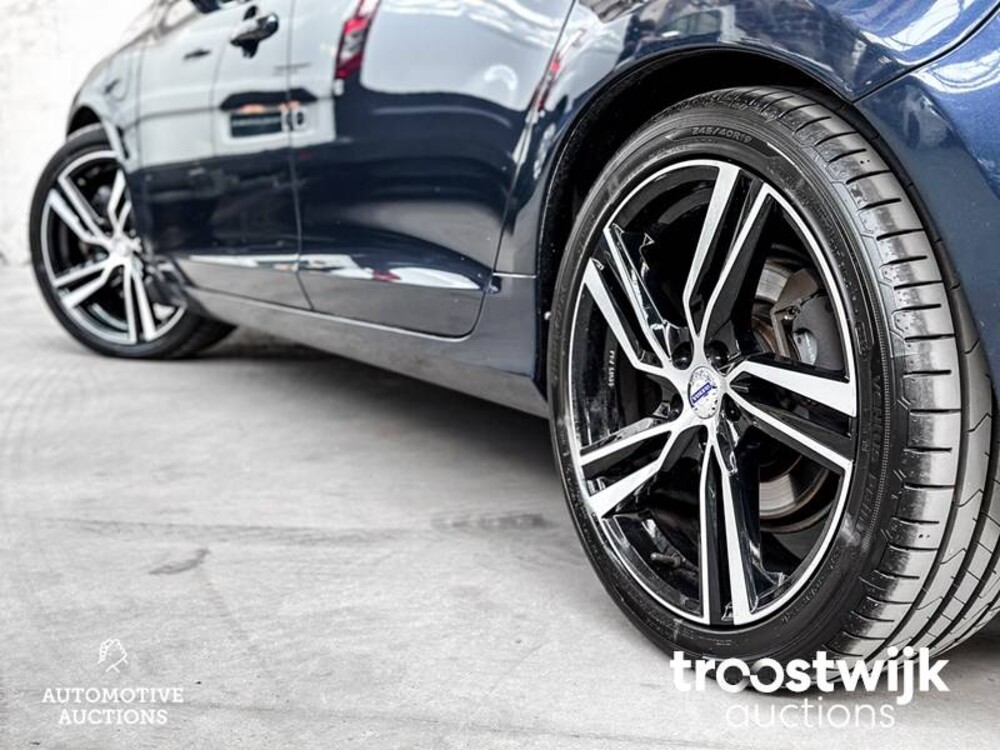 Volvo V60 2.4 D6 AWD Plug-In Hybrid Summum 299PS 2013, -Orig.NL-, 4-SXL-88