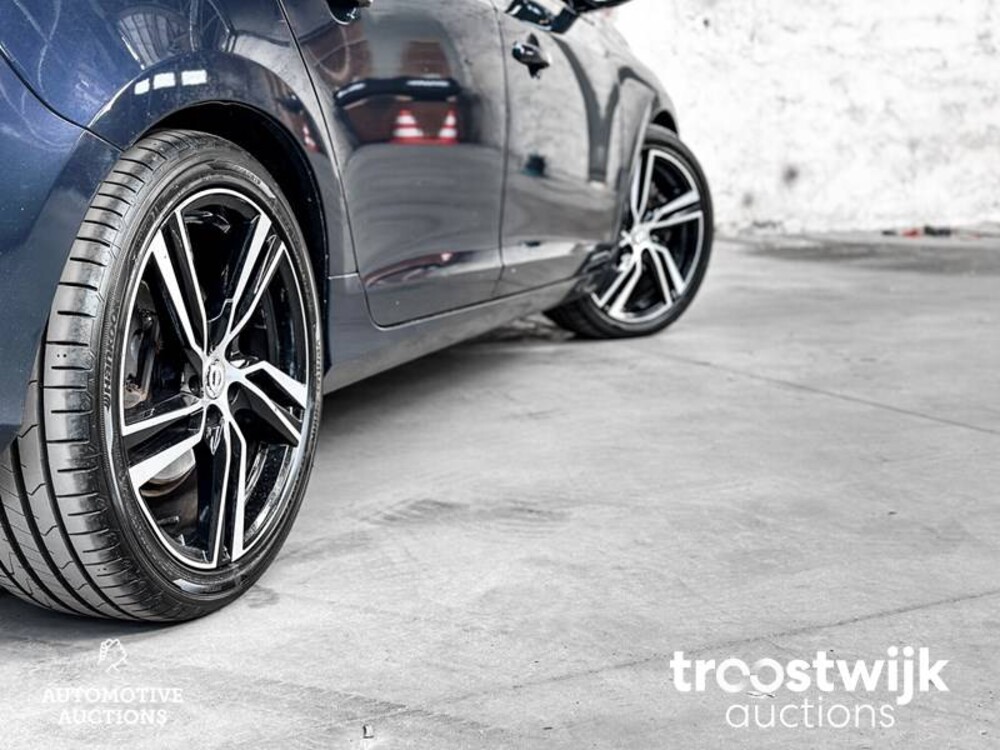 Volvo V60 2.4 D6 AWD Plug-In Hybrid Summum 299PS 2013, -Orig.NL-, 4-SXL-88