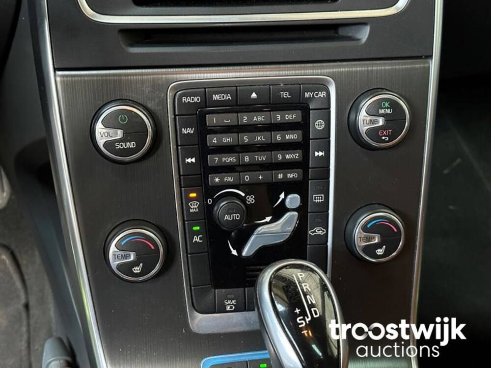 Volvo V60 2.4 D6 AWD Plug-In Hybrid Summum 299PS 2013, -Orig.NL-, 4-SXL-88