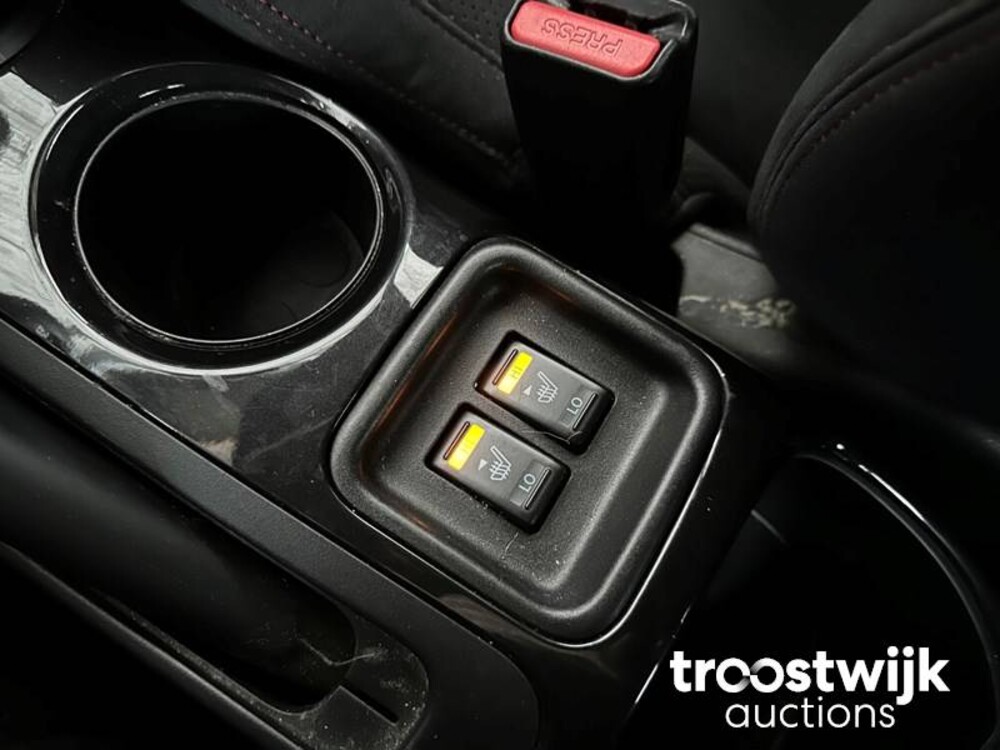 Nissan Juke 1.6 Turbo NISMO All 200PS 2013, J-858-TZ