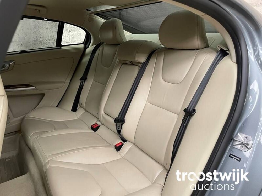 Volvo S60 T5 Summum L 245PS 2016