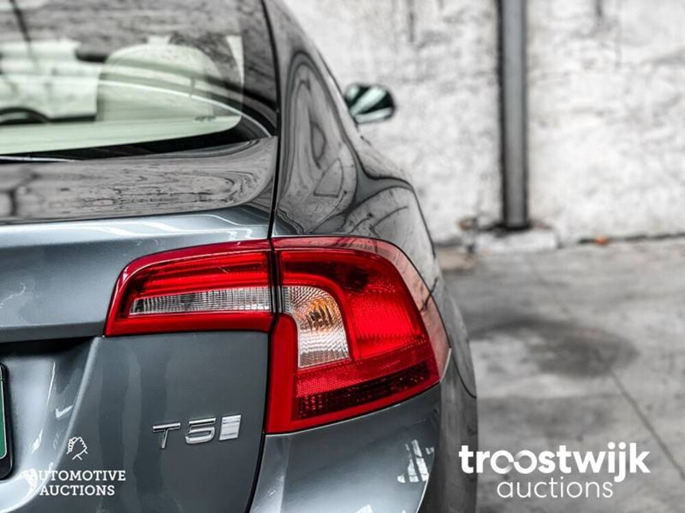 Volvo S60 T5 Summum L 245PS 2016