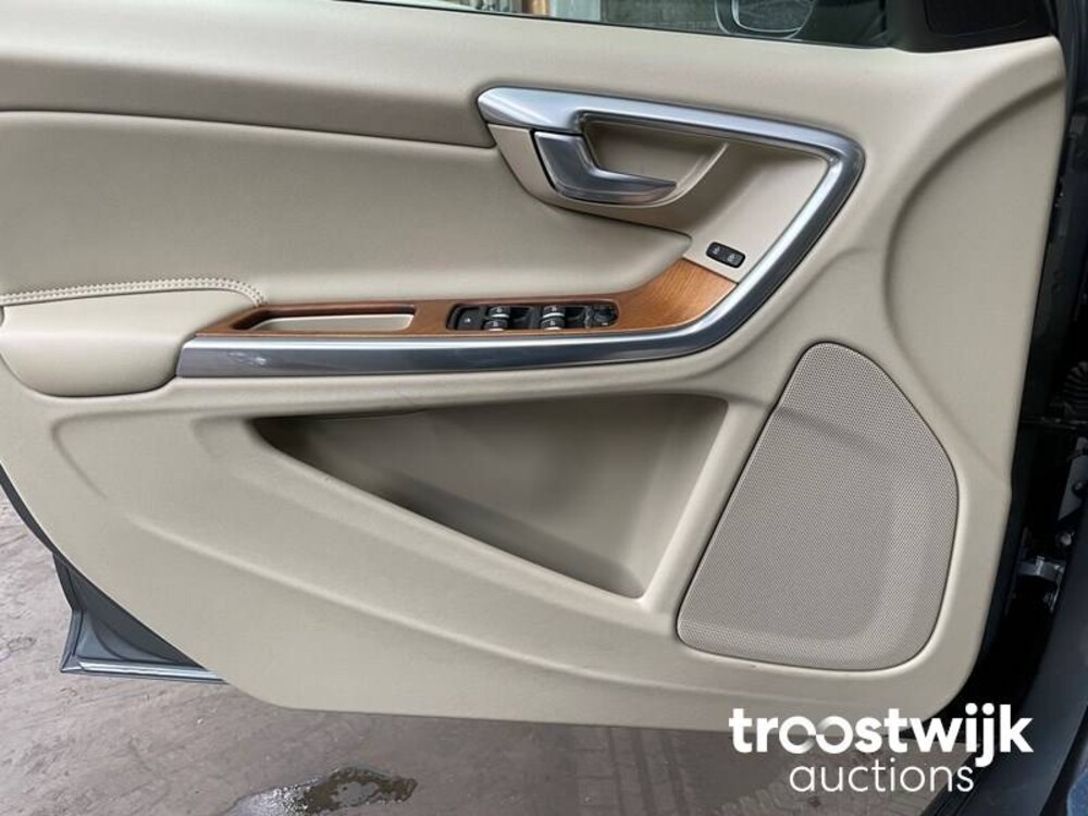 Volvo S60 T5 Summum L 245PS 2016