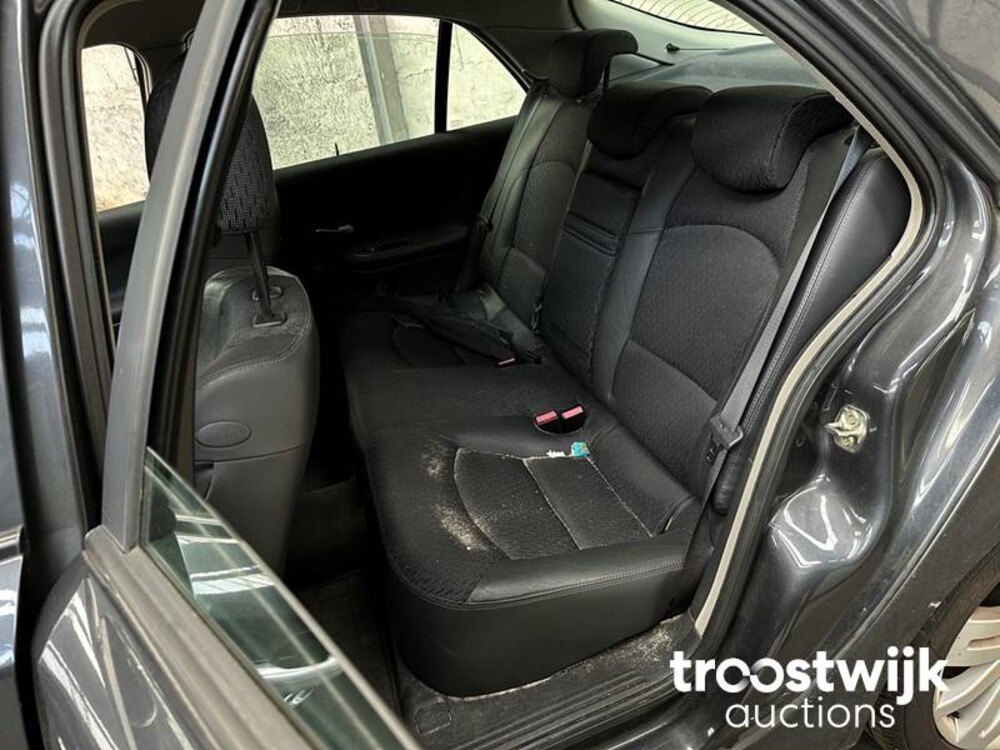 Renault Laguna Privilege 2.0-16V 135PS 2005, -Orig.NL-, 33-SF-NT