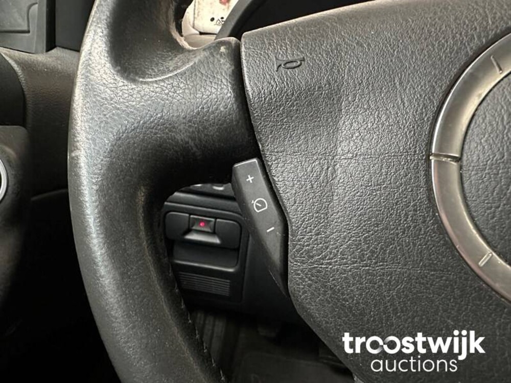 Renault Laguna Privilege 2.0-16V 135PS 2005, -Orig.NL-, 33-SF-NT