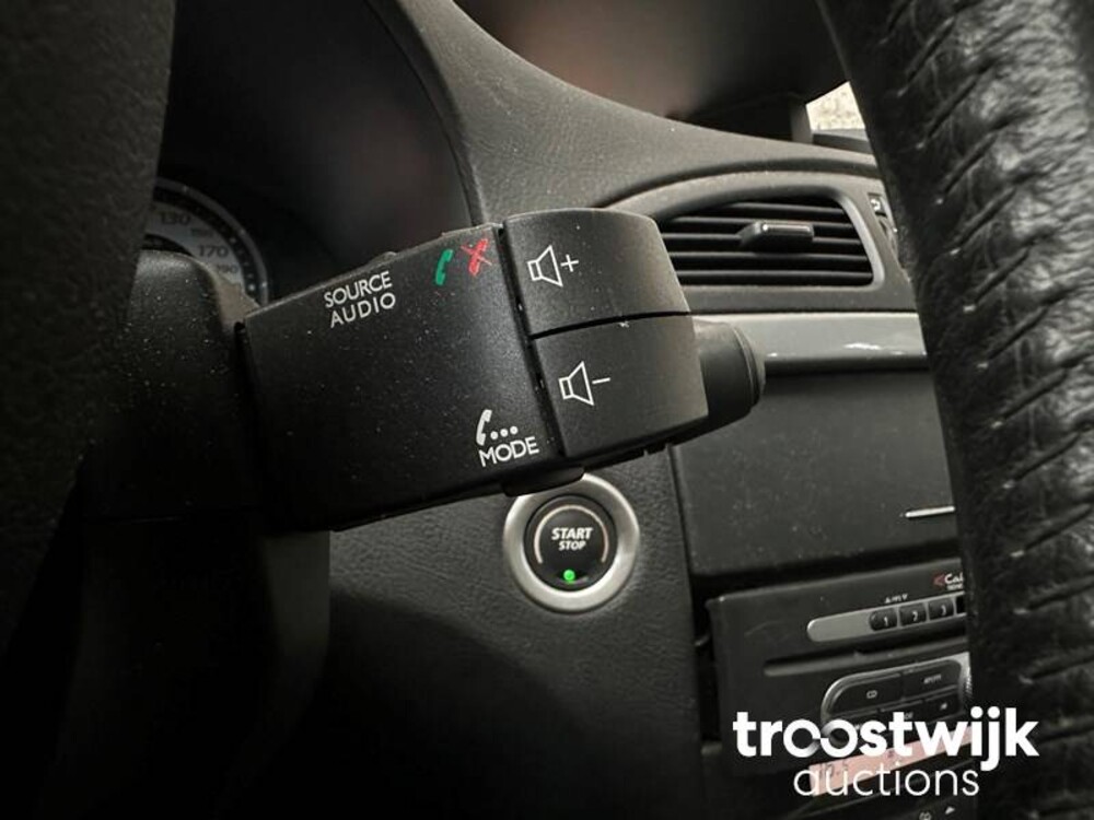 Renault Laguna Privilege 2.0-16V 135PS 2005, -Orig.NL-, 33-SF-NT