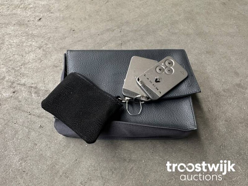 Renault Laguna Privilege 2.0-16V 135PS 2005, -Orig.NL-, 33-SF-NT