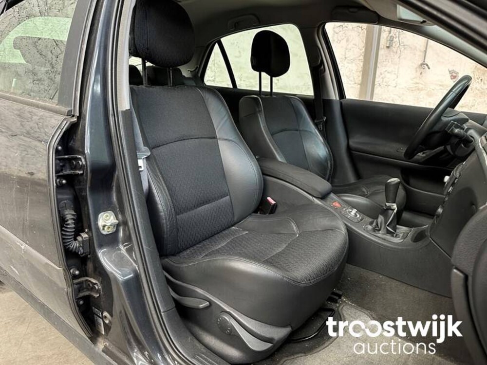 Renault Laguna Privilege 2.0-16V 135PS 2005, -Orig.NL-, 33-SF-NT