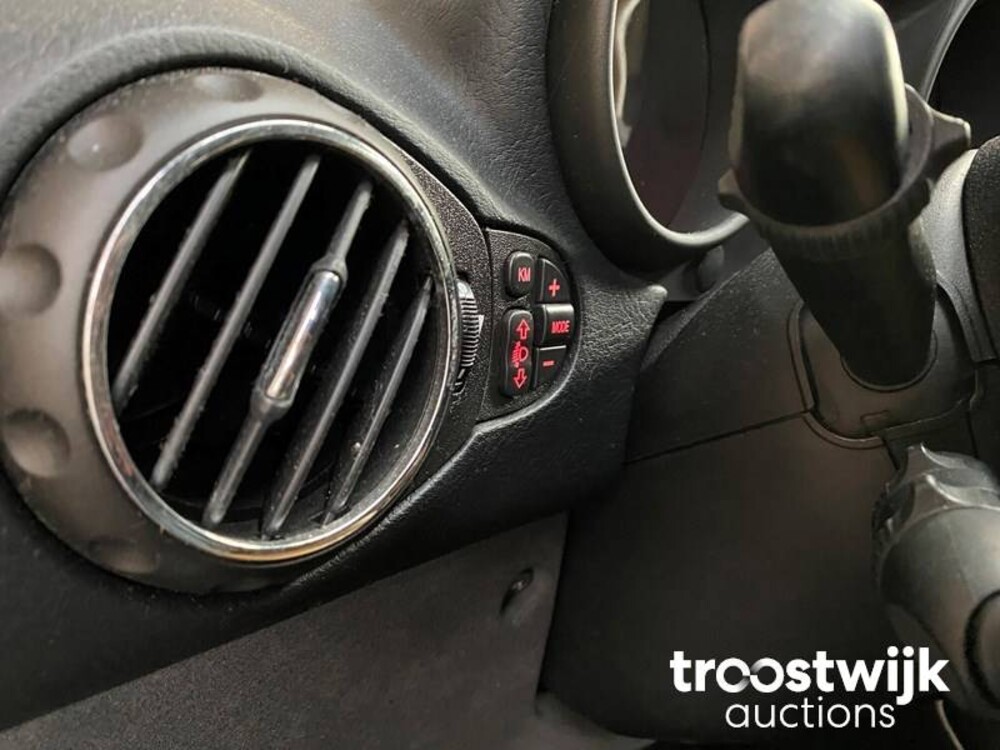 Alfa Romeo GT JTS Distinctive 2.0 166PS 2005 -Orig. NL-,82-RK-ss