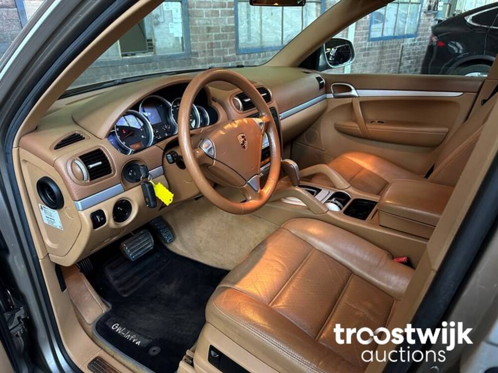 Porsche Cayenne S 4.5 V8  340PS 2005, J-237-SZ