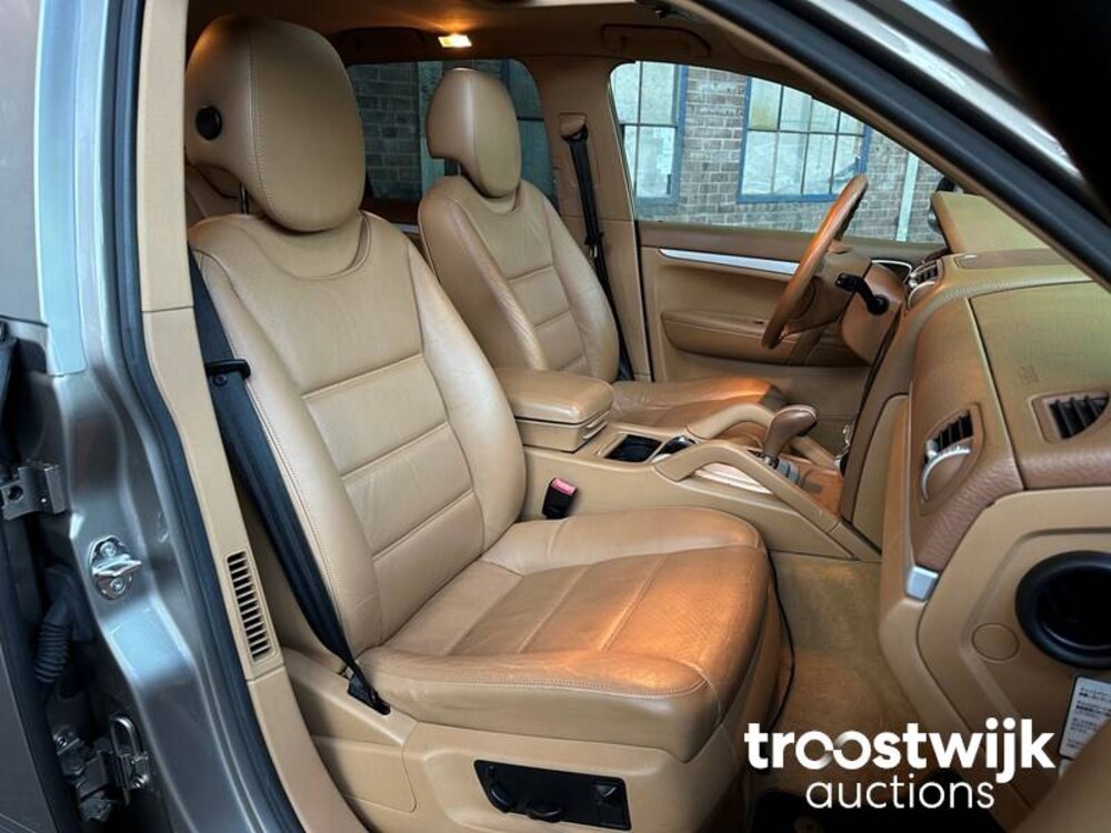 Porsche Cayenne S 4.5 V8  340PS 2005, J-237-SZ