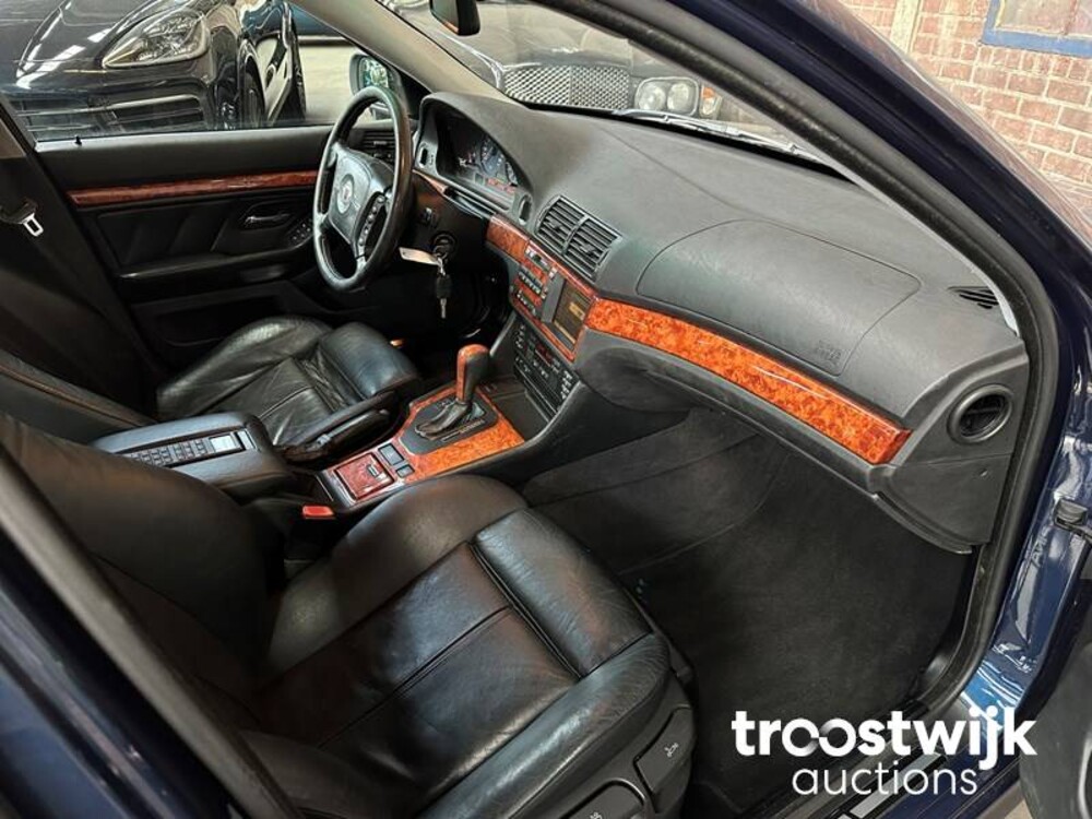 Alpina B10 4.6 V8 Touring 340pk 1999, 5-XGL-30