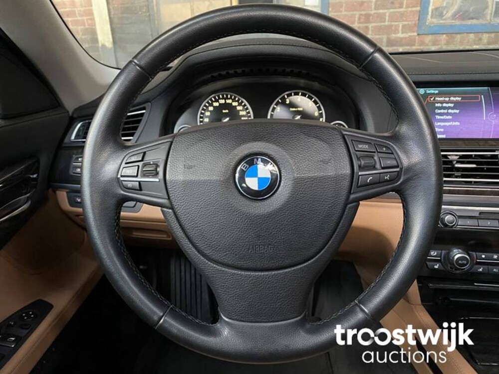 BMW ActiveHybrid7 F04 4.4 V8 465pk 2011 7-serie 