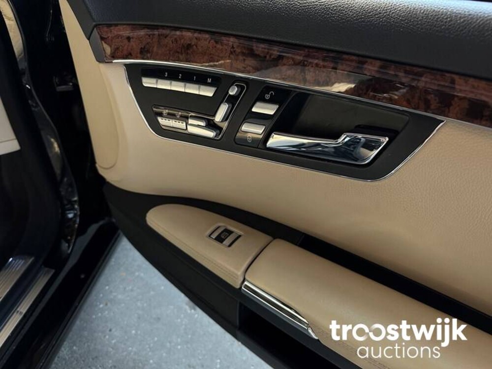 Mercedes-Benz S500L 5.5 V8 S500 388pk 2006 -Youngtimer-