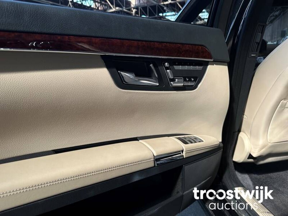 Mercedes-Benz S500L 5.5 V8 S500 388pk 2006 -Youngtimer-