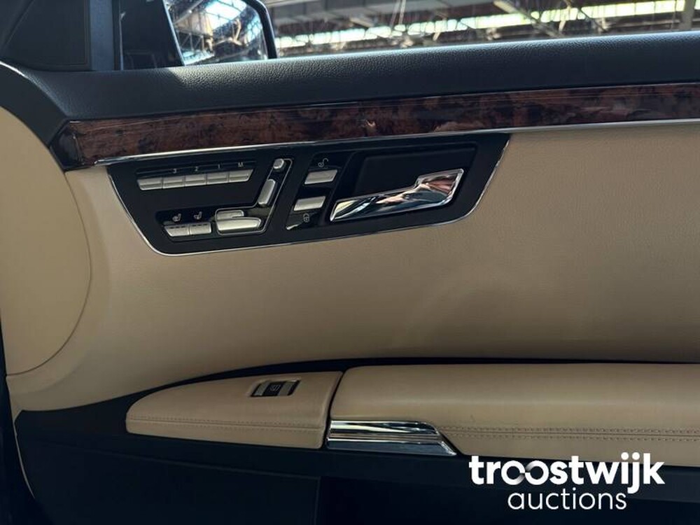 Mercedes-Benz S500L 5.5 V8 S500 388pk 2006 -Youngtimer-