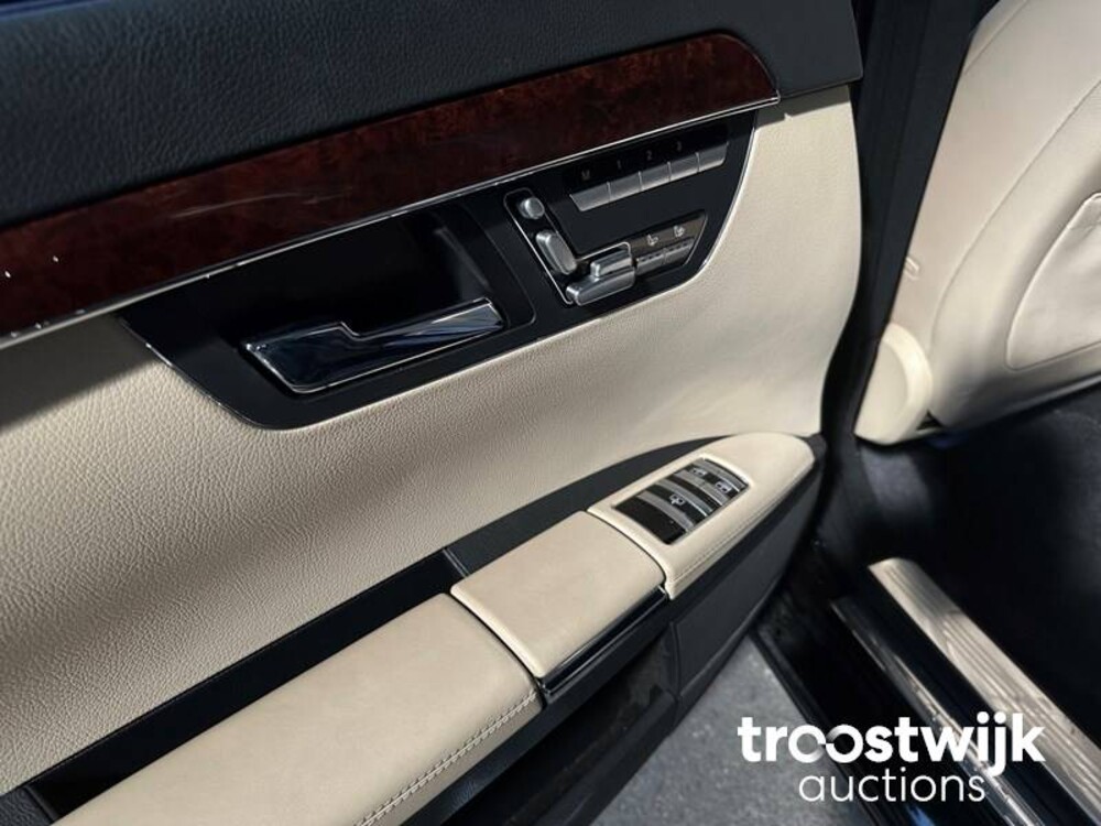 Mercedes-Benz S500L 5.5 V8 S500 388pk 2006 -Youngtimer-
