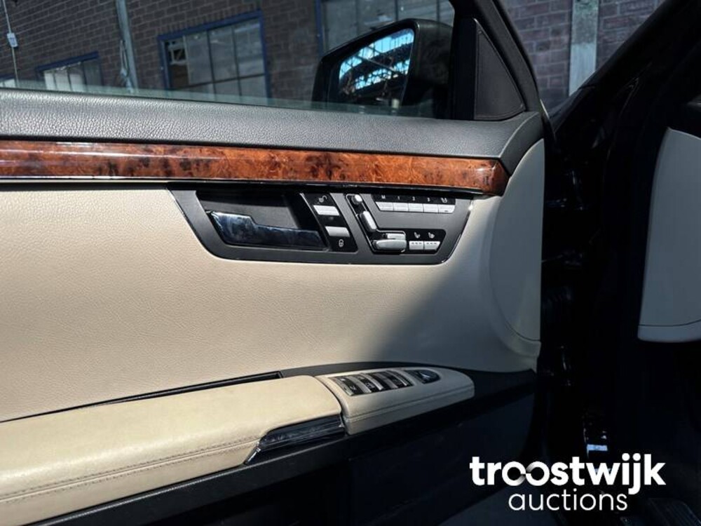 Mercedes-Benz S500L 5.5 V8 S500 388pk 2006 -Youngtimer-