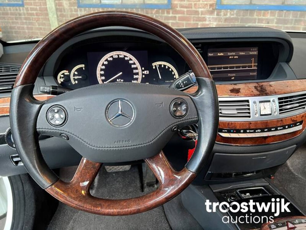 Mercedes-Benz S500L 5.5 V8 388pk 2006 -Youngtimer-