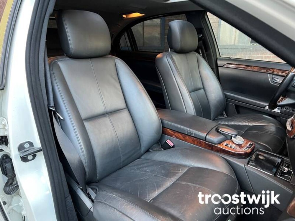 Mercedes-Benz S500L 5.5 V8 388pk 2006 -Youngtimer-