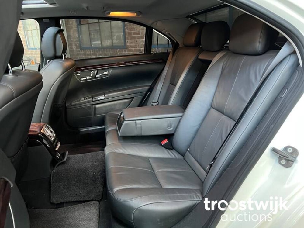 Mercedes-Benz S500L 5.5 V8 388pk 2006 -Youngtimer-