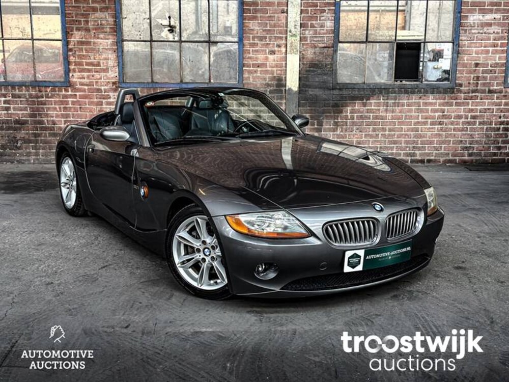 BMW Z4 3.0i S SMG E85  231pk 2005 -Youngtimer-