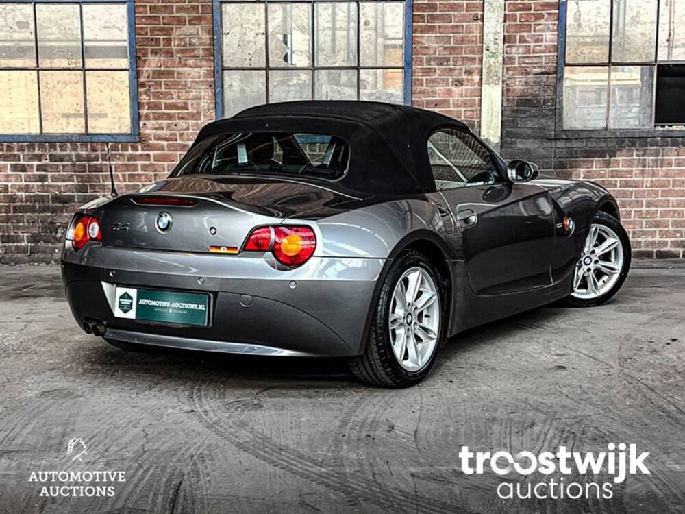 BMW Z4 3.0i S SMG E85  231pk 2005 -Youngtimer-