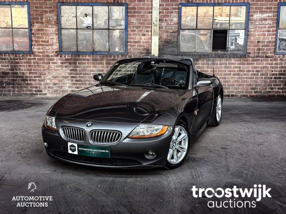 BMW Z4 3.0i S SMG E85  231pk 2005 -Youngtimer-