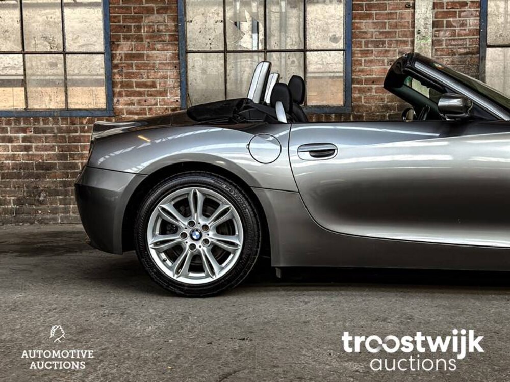 BMW Z4 3.0i S SMG E85  231pk 2005 -Youngtimer-