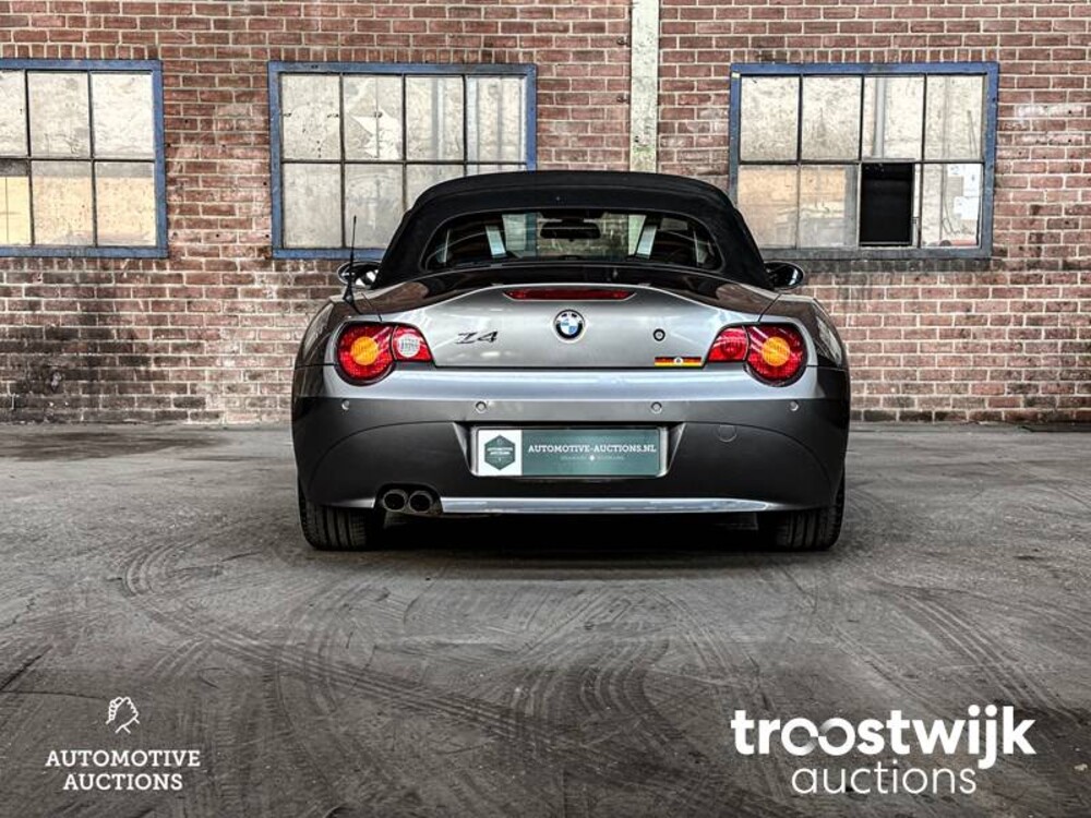 BMW Z4 3.0i S SMG E85  231pk 2005 -Youngtimer-