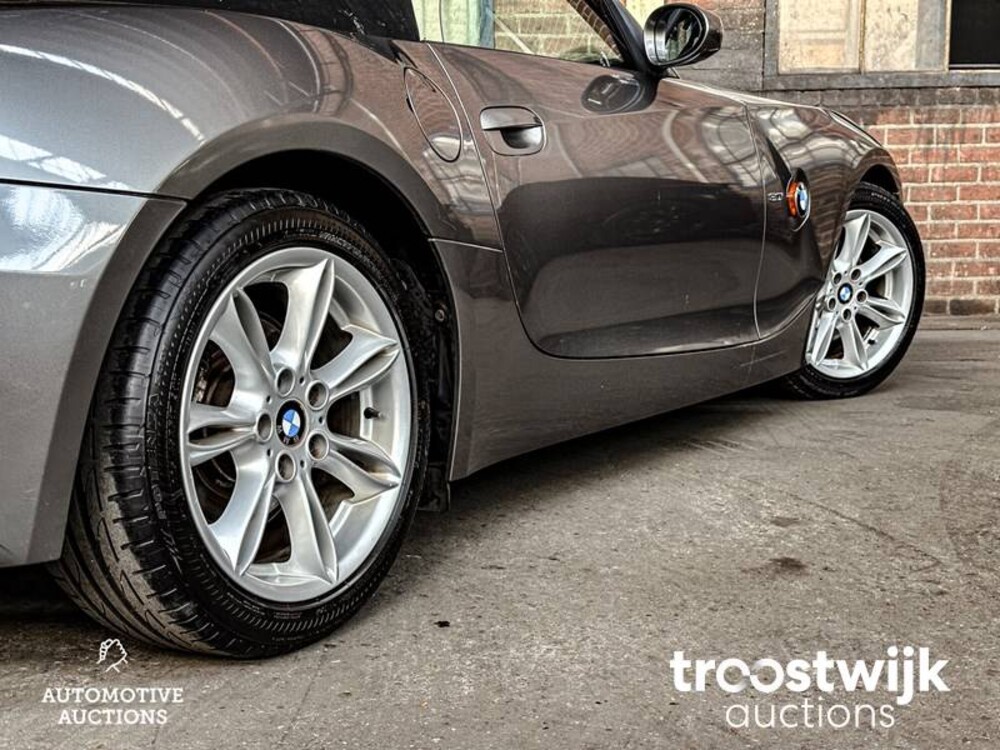 BMW Z4 3.0i S SMG E85  231pk 2005 -Youngtimer-