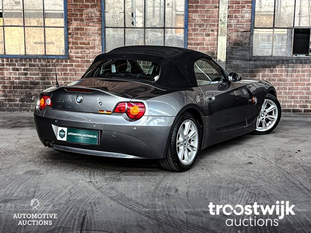 BMW Z4 3.0i S SMG E85  231pk 2005 -Youngtimer-