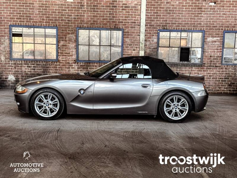 BMW Z4 3.0i S SMG E85  231pk 2005 -Youngtimer-