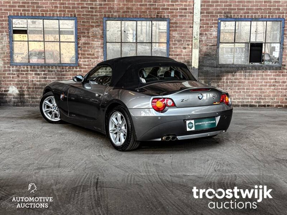 BMW Z4 3.0i S SMG E85  231pk 2005 -Youngtimer-