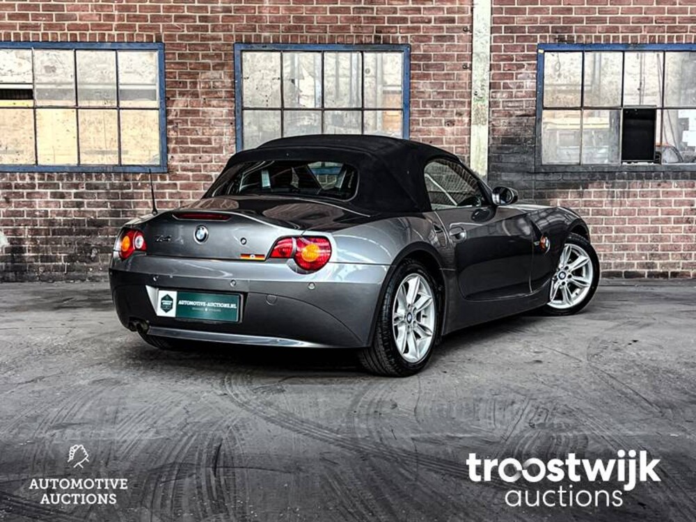 BMW Z4 3.0i S SMG E85  231pk 2005 -Youngtimer-