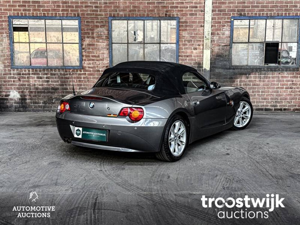 BMW Z4 3.0i S SMG E85  231pk 2005 -Youngtimer-