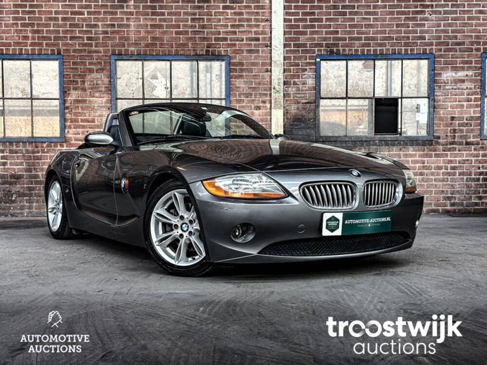 BMW Z4 3.0i S SMG E85  231pk 2005 -Youngtimer-