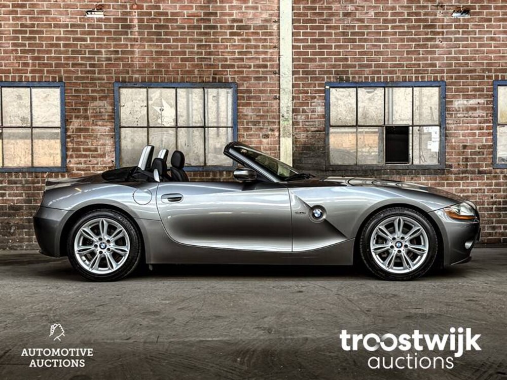 BMW Z4 3.0i S SMG E85  231pk 2005 -Youngtimer-