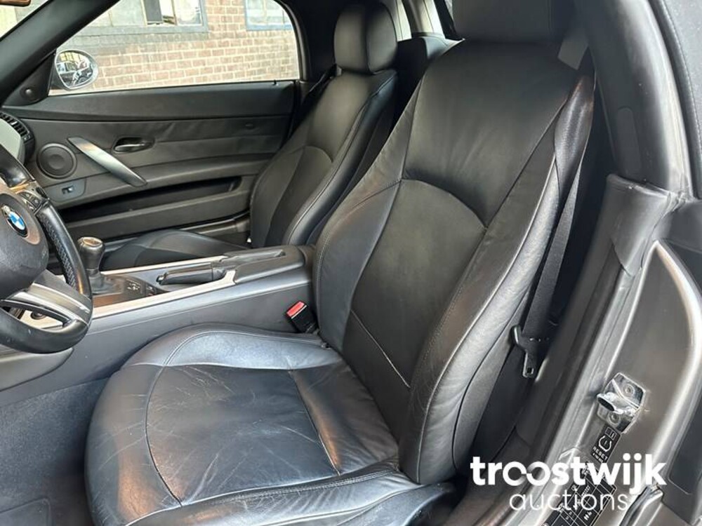 BMW Z4 3.0i S SMG E85  231pk 2005 -Youngtimer-