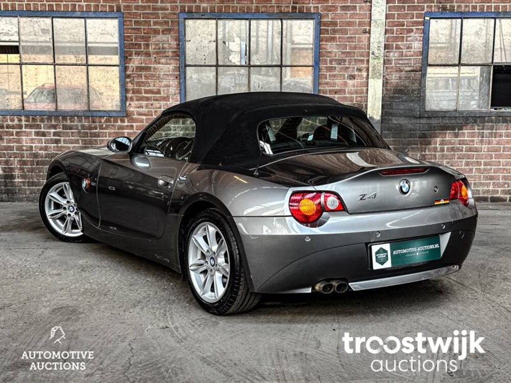 BMW Z4 3.0i S SMG E85  231pk 2005 -Youngtimer-