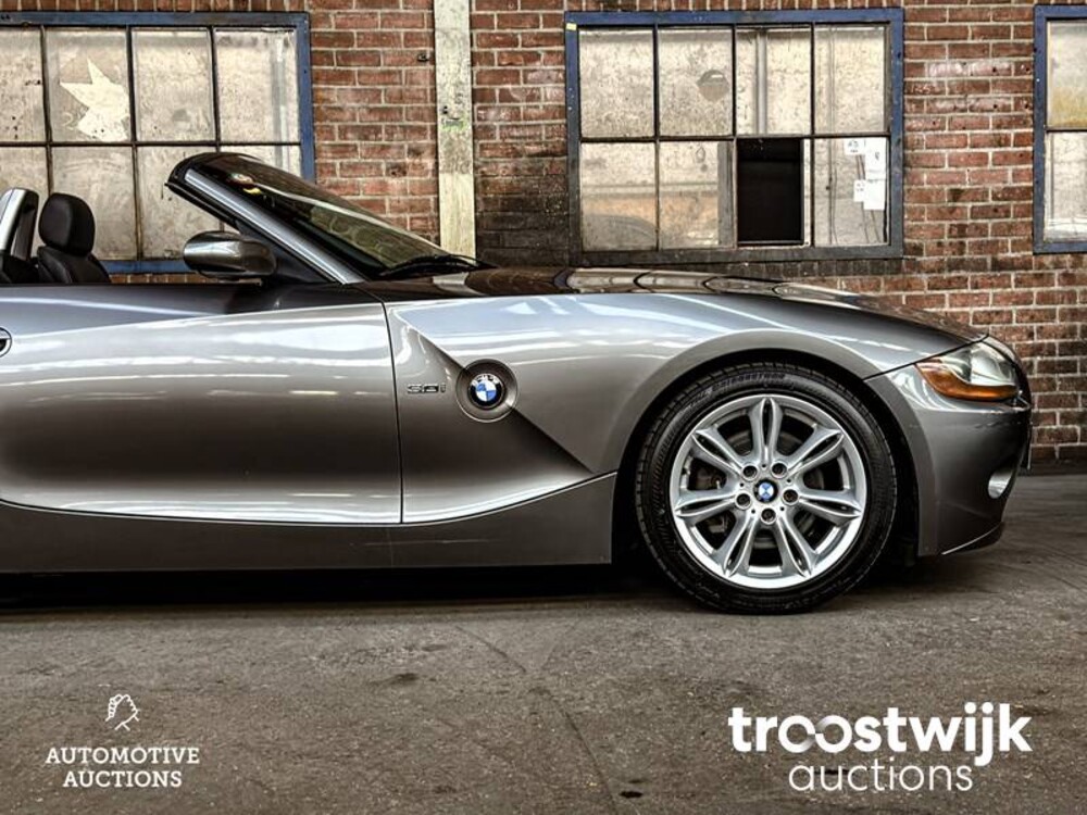 BMW Z4 3.0i S SMG E85  231pk 2005 -Youngtimer-