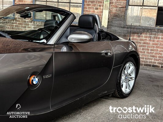 BMW Z4 3.0i S SMG E85  231PS 2005 -Youngtimer-