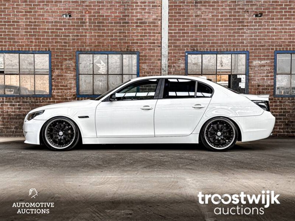 BMW 530i High Executive E60 5-serie 231pk 2004