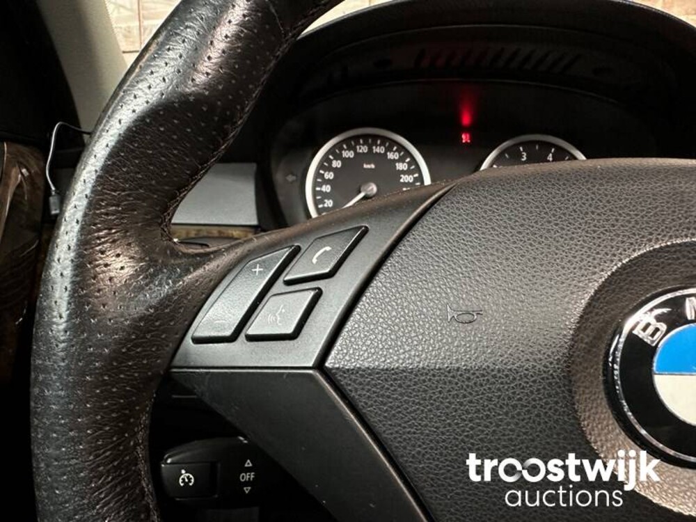 BMW 530i High Executive E60 5-serie 231pk 2004