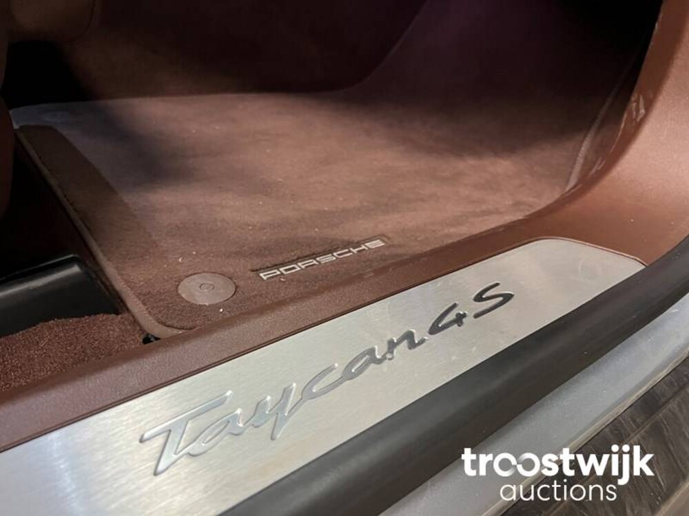 Porsche Taycan 4S PERFORMANCE  Sport-Design Sport-Chrono 489hp 2020