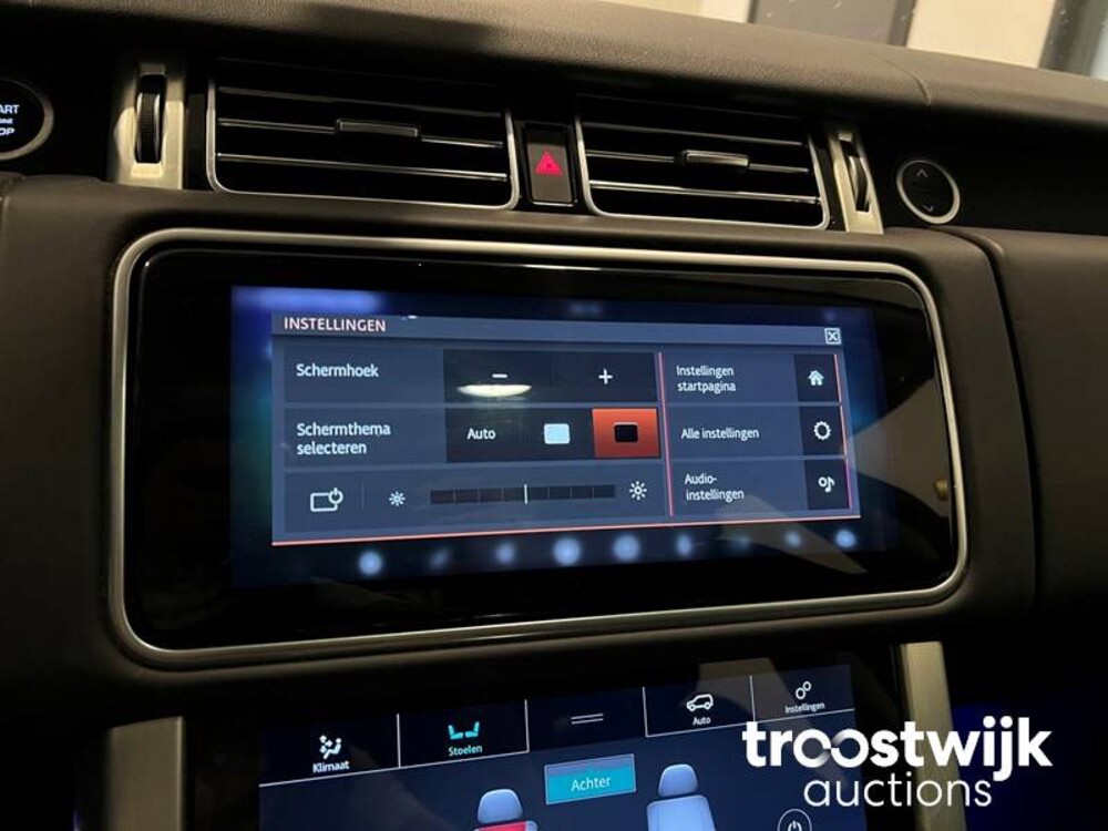 Land Rover Range Rover P400e LWB Vogue Car