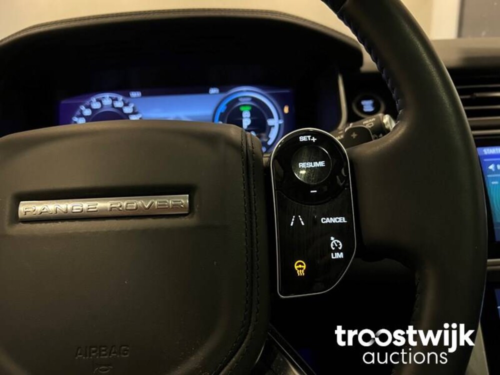 Land Rover Range Rover P400e LWB Vogue Car