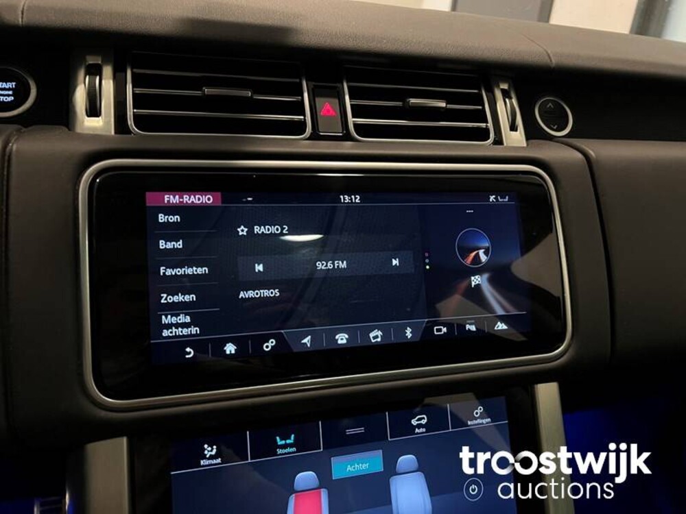 Land Rover Range Rover P400e LWB Vogue Car