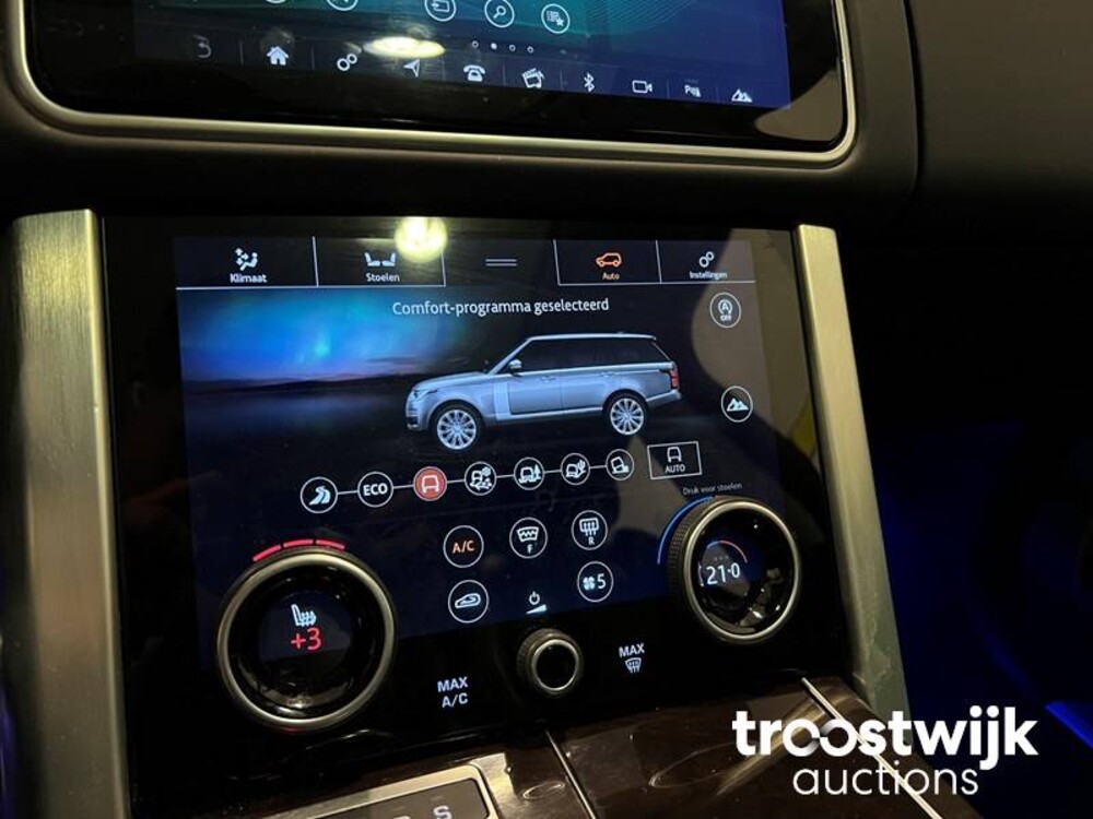 Land Rover Range Rover P400e LWB Vogue Car